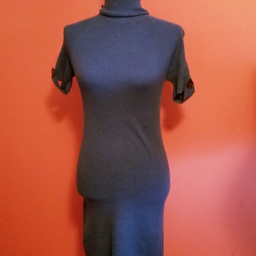 Lightweight sweater dress. Victoria's Secret Moda